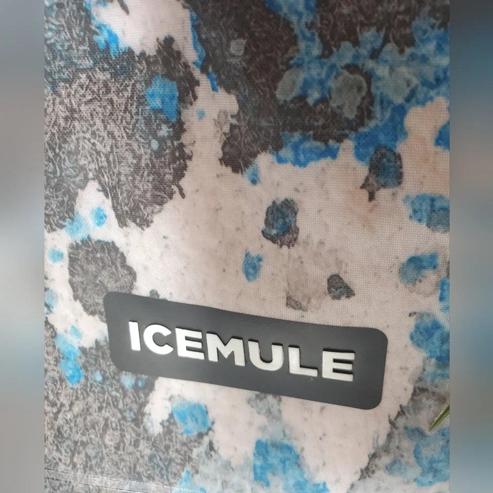 ICEMULE NWT Jaunt 9L Collapsible Waterproof Canouflage Blue and Black  Backpack